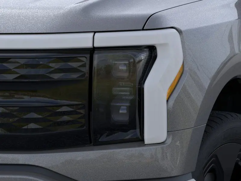 2025 Ford F-150 Lightning Platinum photo 17