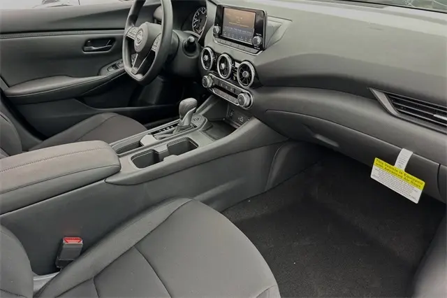 2025 Nissan Sentra S photo 12