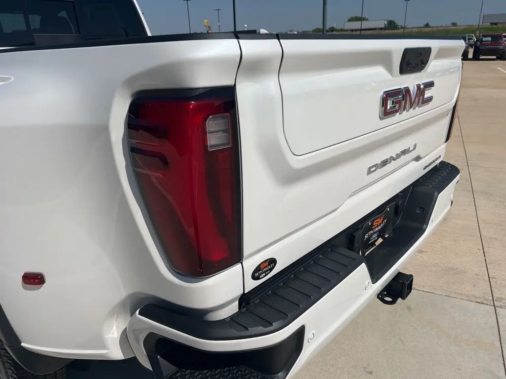 2025 Gmc Sierra HD Denali photo 5