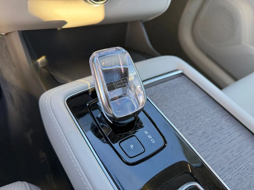 2026 Volvo - image 23