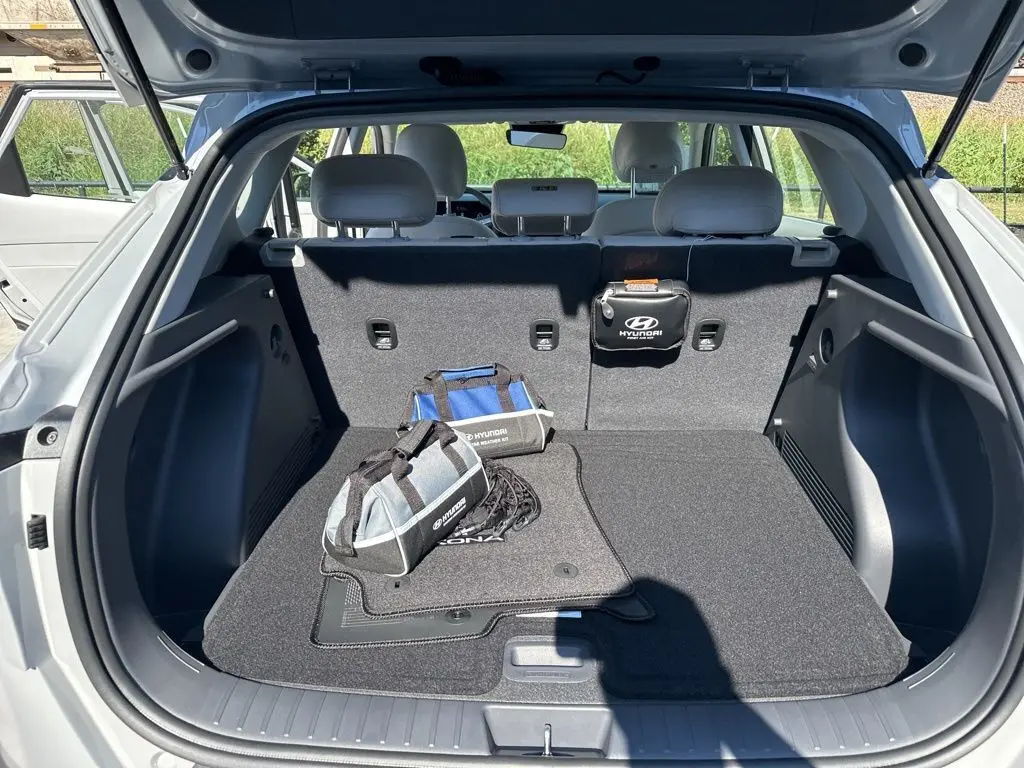 2026 Hyundai Kona SE photo 16