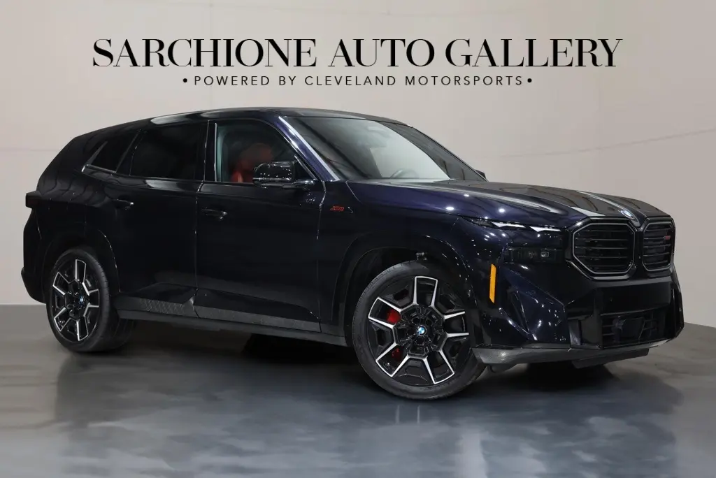 2024 BMW XM Base's photo