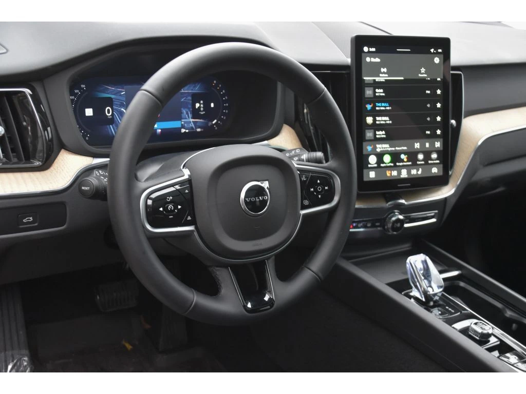 2026 Volvo - image 11