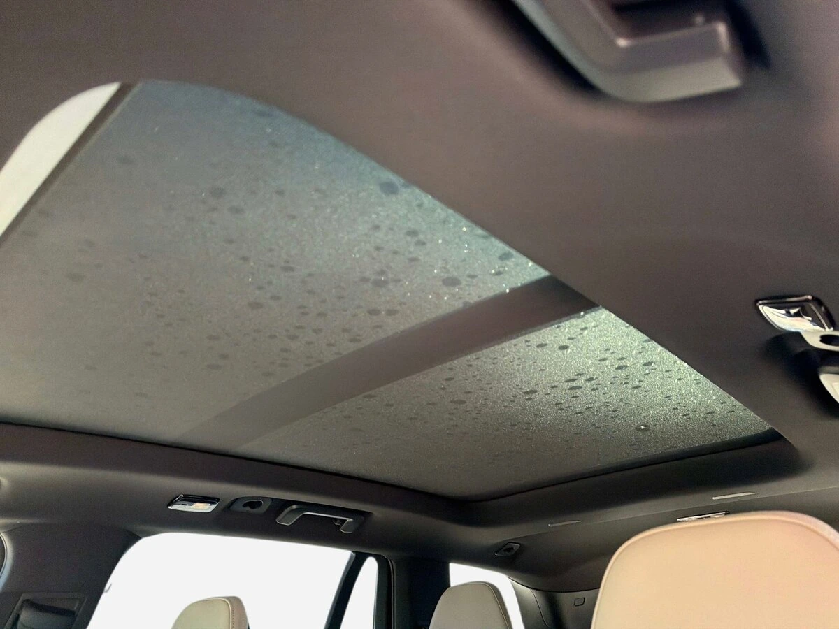 2026 Volvo - image 18