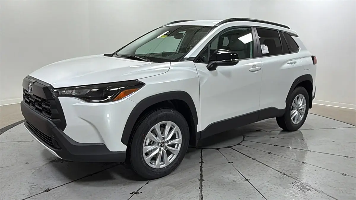 2026 Toyota Corolla Cross LE