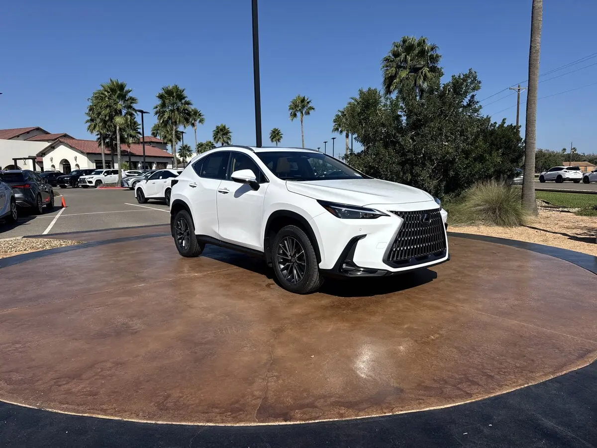2026 Lexus NX 350's photo