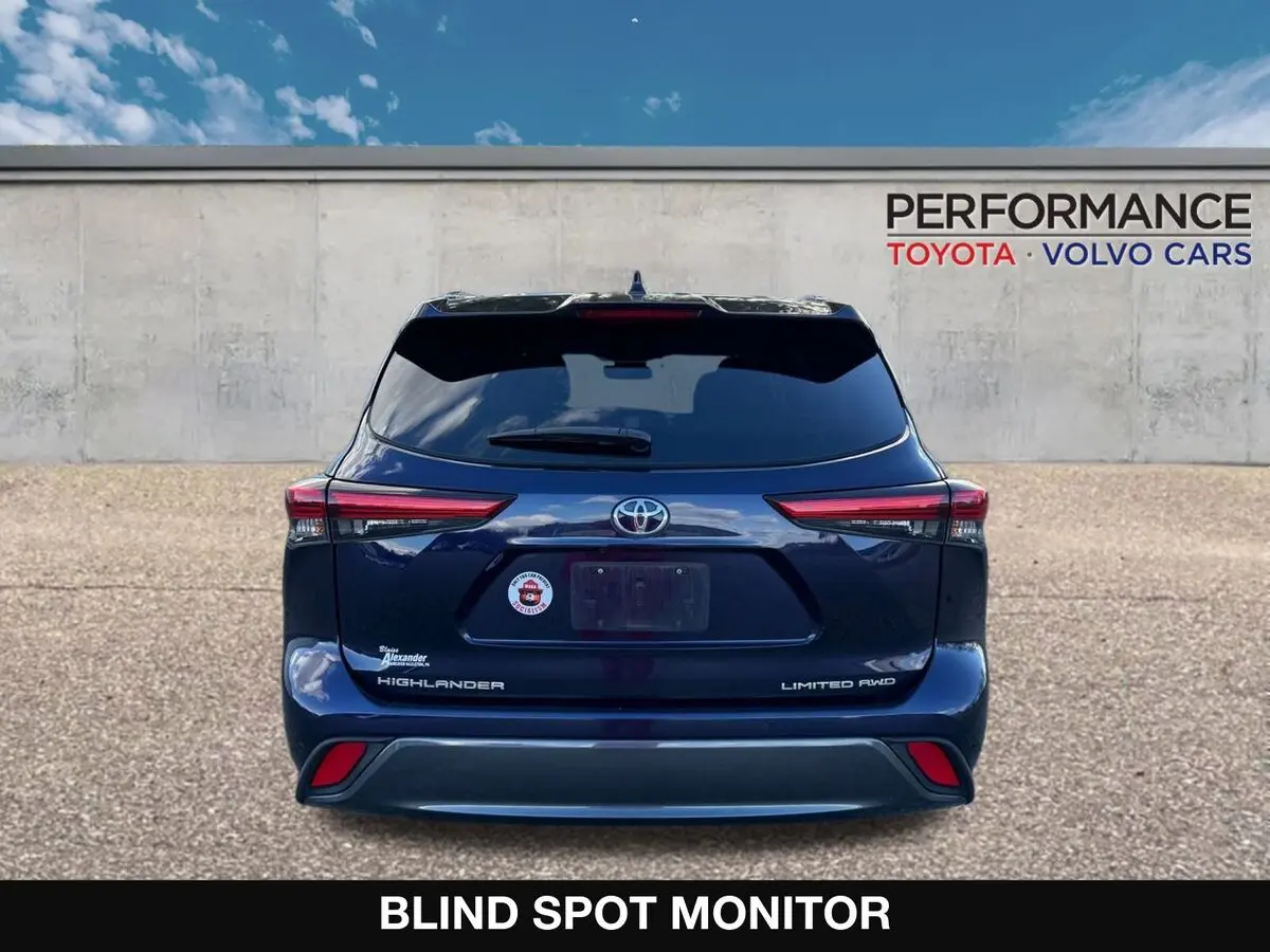 2022 Toyota Highlander Limited photo 2