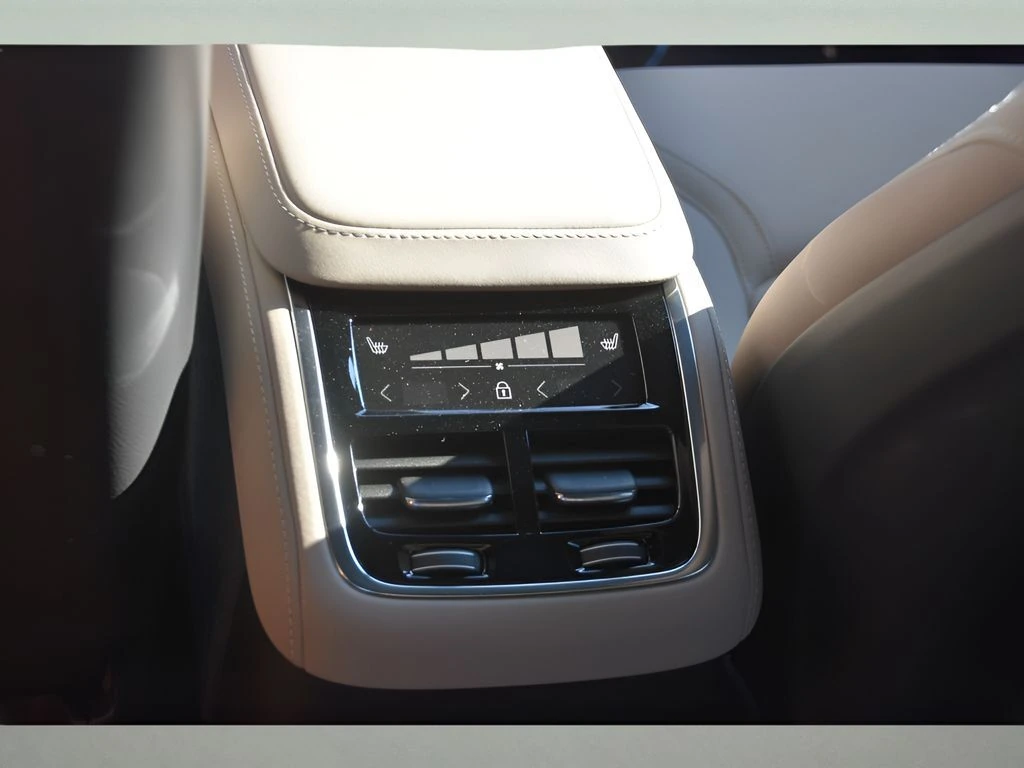 2026 Volvo - image 17