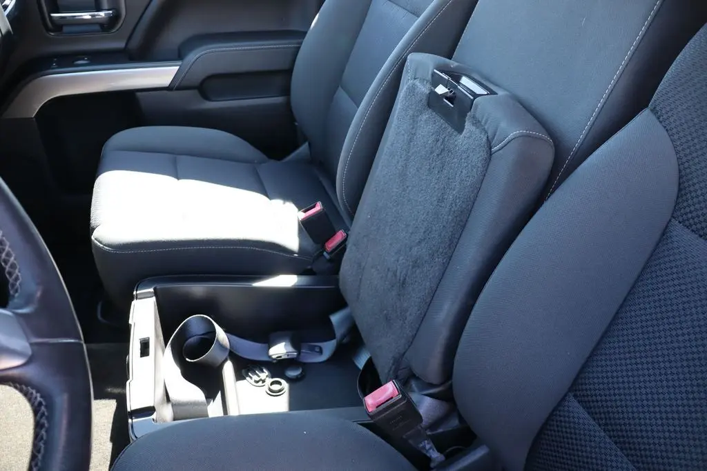 2015 Chevrolet Silverado LT photo 23