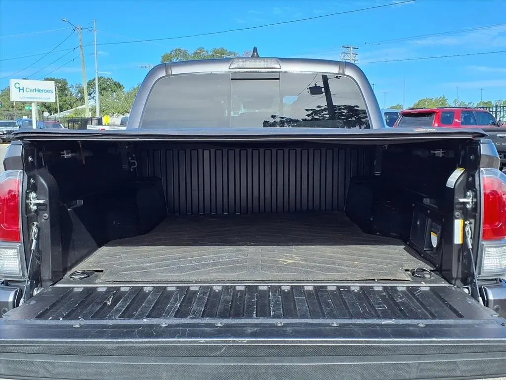 2021 Toyota Tacoma SR5 photo 17