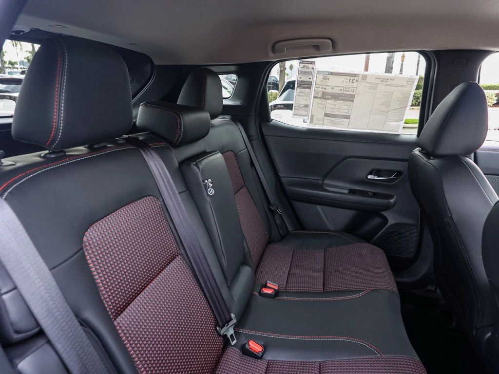 2026 Nissan KICKS SR - Photo 17