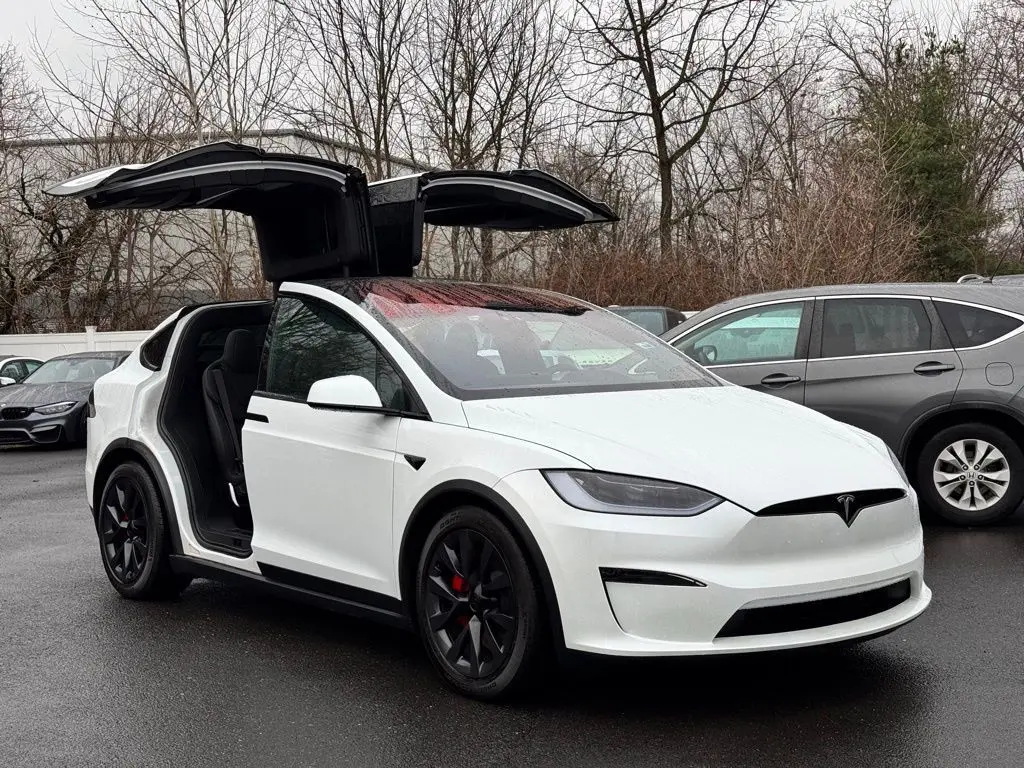 2023 Tesla Model X Plaid's photo