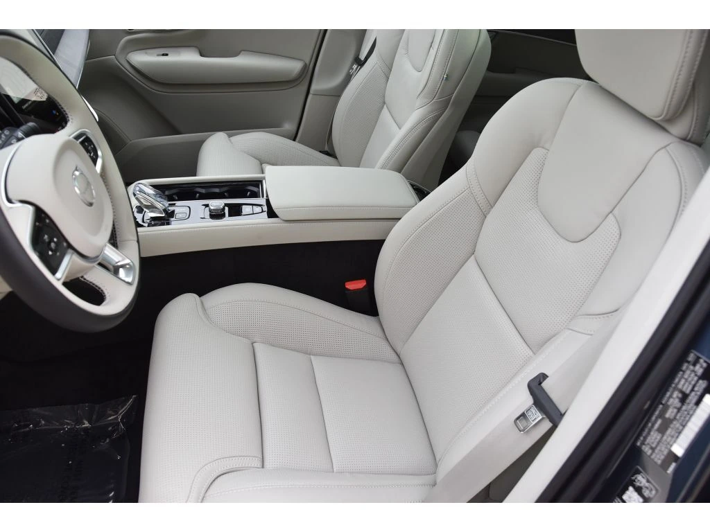 2026 Volvo - image 11