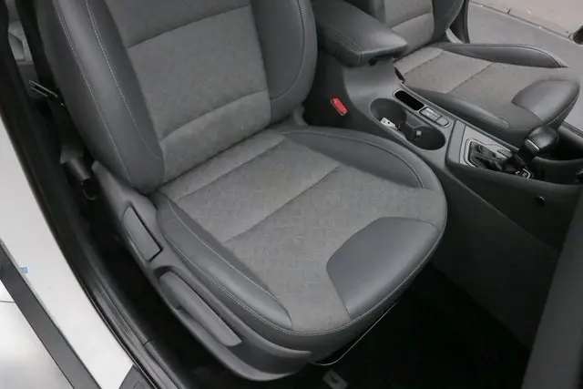 2019 Kia Niro EX Touring S photo 26