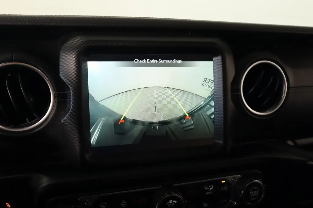 2022 Jeep Wrangler Unlimited Sahara photo 6