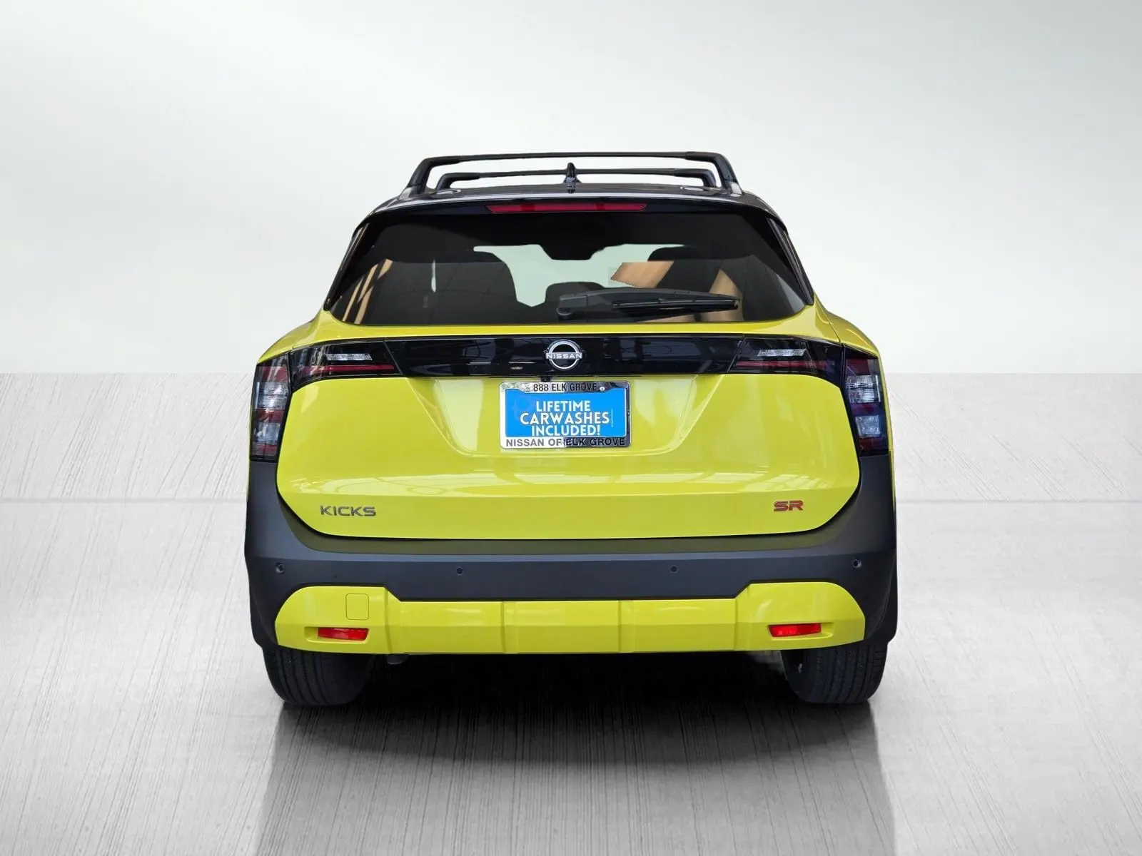 2025 Nissan Kicks SR photo 4