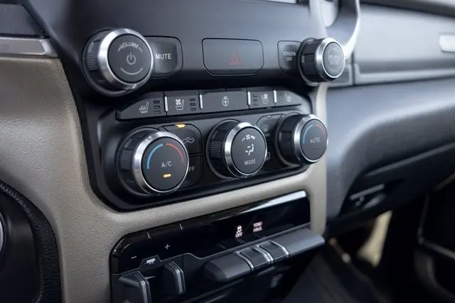 2022 Ram 1500 Laramie photo 11