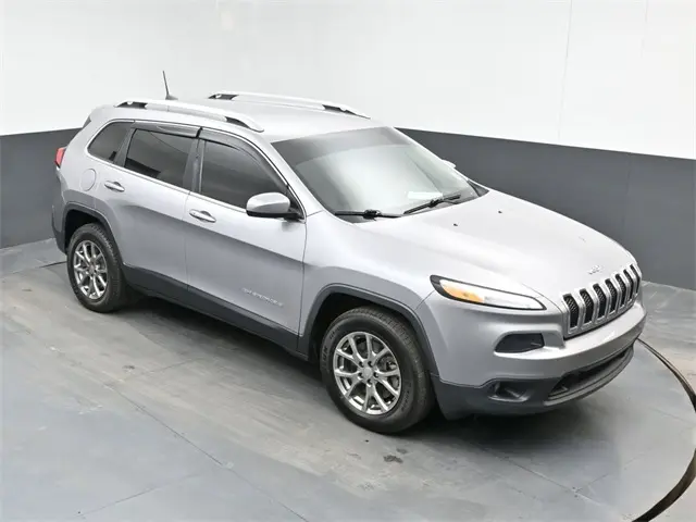 2018 Jeep Cherokee Latitude photo 28
