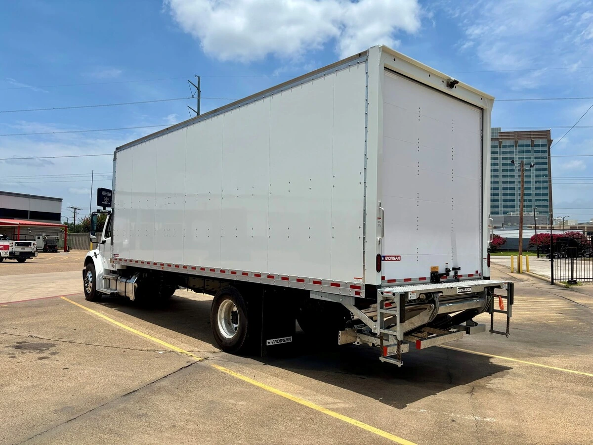 2027 Freightliner M2 106 — photo 5