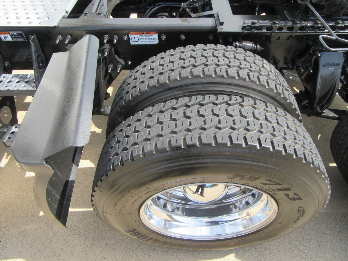 2025 Freightliner Cascadia - image 11