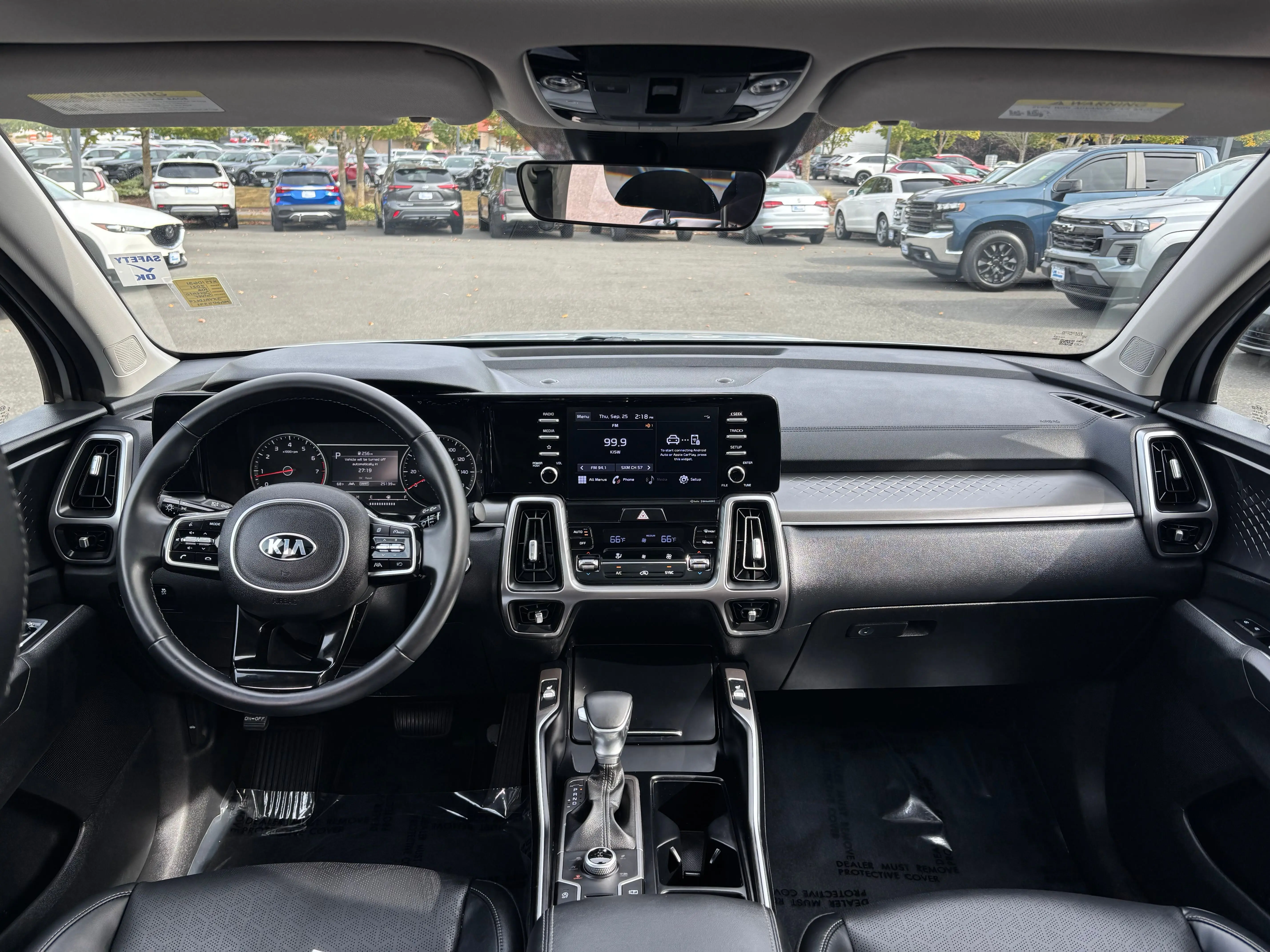 2021 Kia Sorento S photo 2