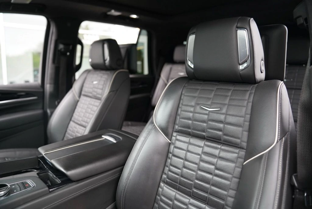 2023 Cadillac Escalade V-Series - Photo 24