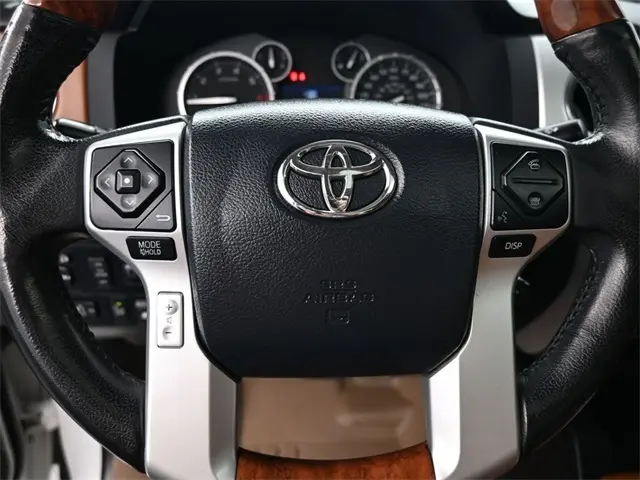 2016 Toyota Tundra Platinum photo 16