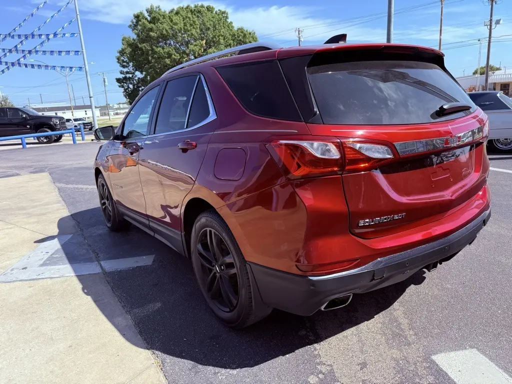 2020 Chevrolet Equinox LT photo 3