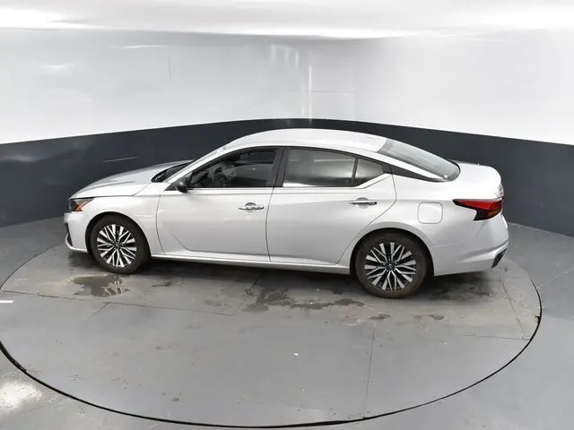 2024 Nissan Altima 2.5 SV photo 27