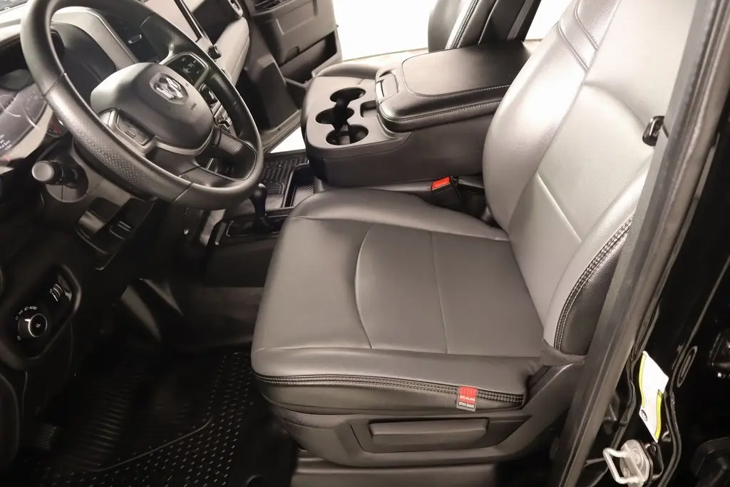 2024 Ram 2500 Tradesman photo 2