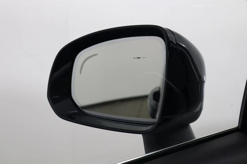 2023 Volvo - image 38