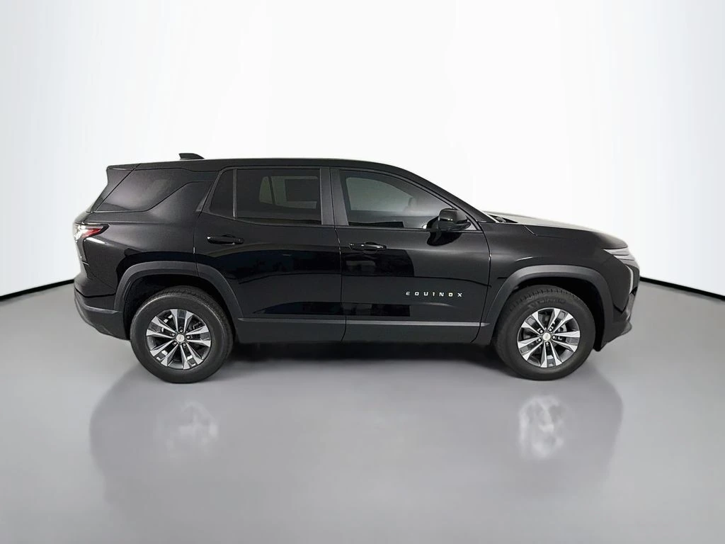 2027 Chevrolet Equinox LT - Photo 8
