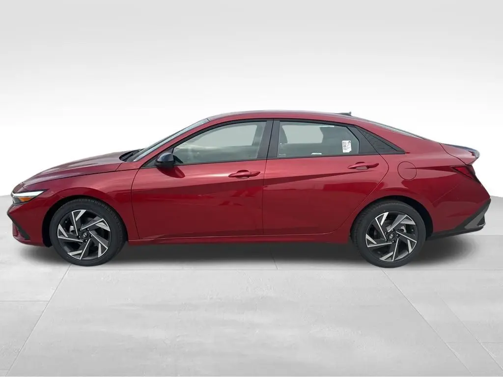 2025 Hyundai Elantra SEL Sport photo 9
