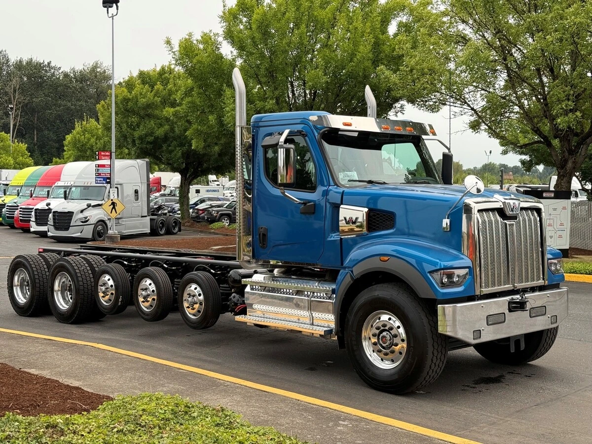 2027 Western Star 49X — photo 4