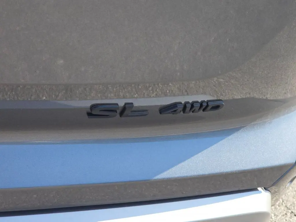 2024 Nissan Pathfinder SL photo 7