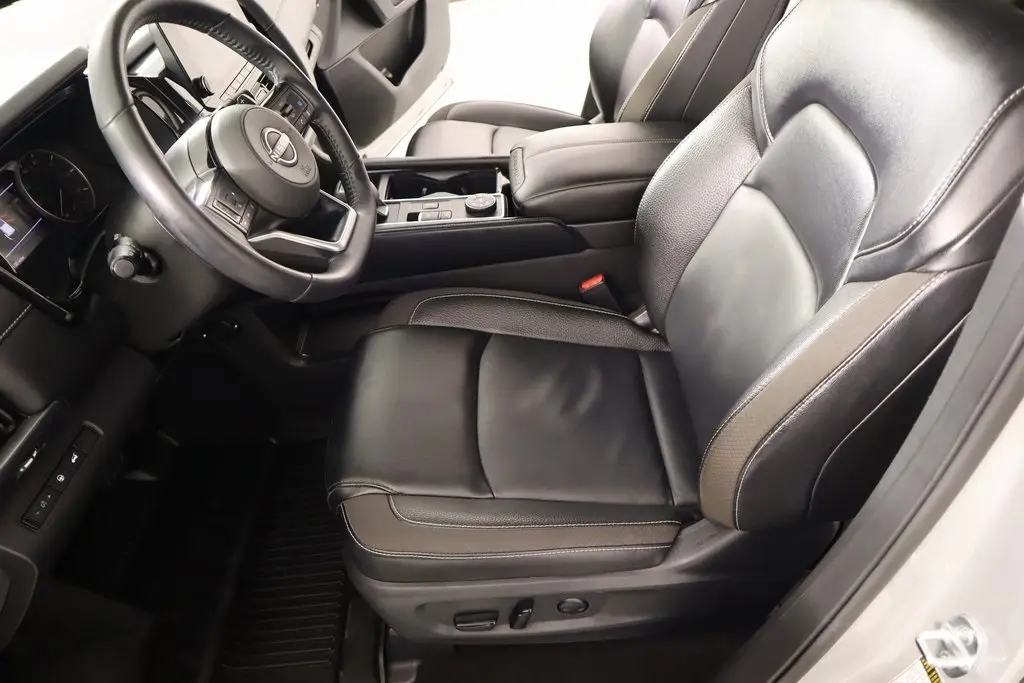 2024 Nissan Pathfinder SL photo 12