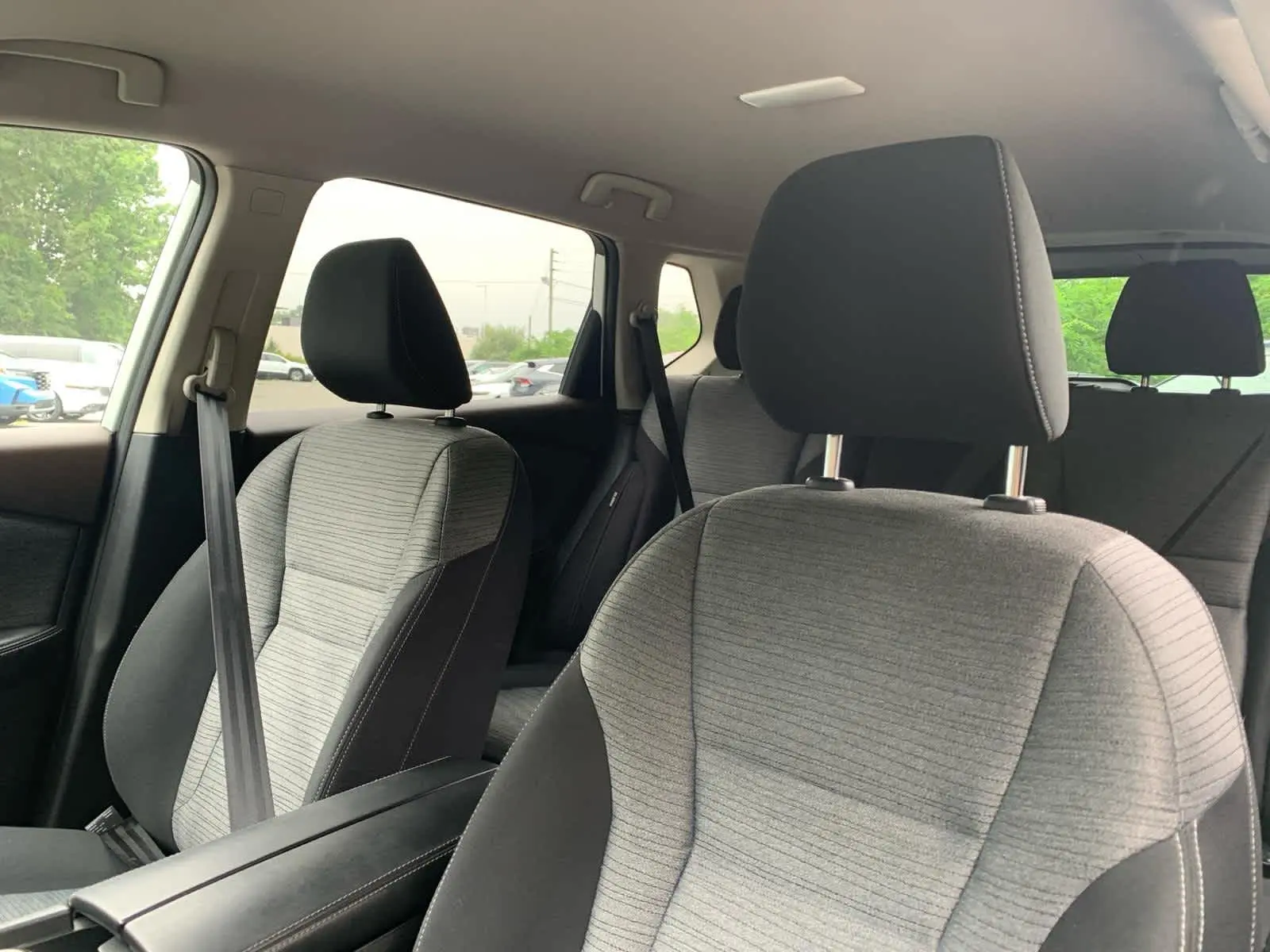 2021 Nissan Rogue SV photo 12