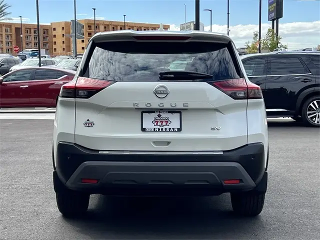 2022 Nissan Rogue SV photo 4