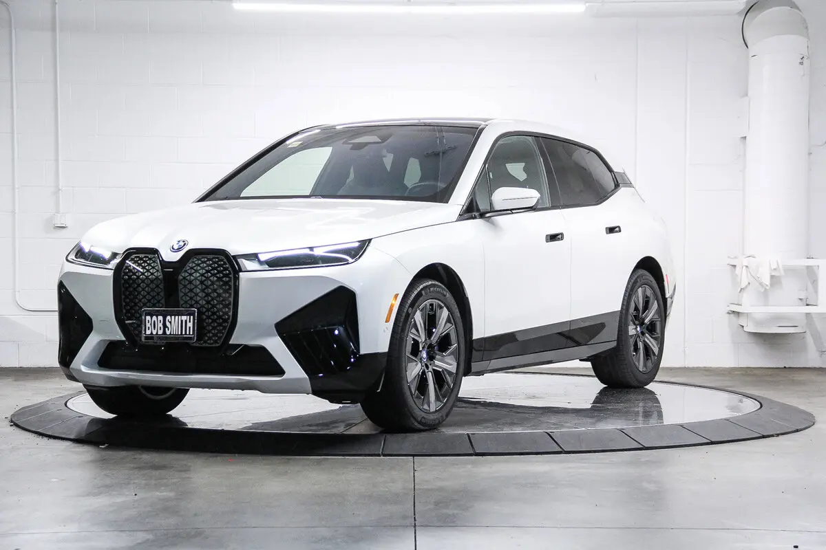 2025 Bmw iX photo 3