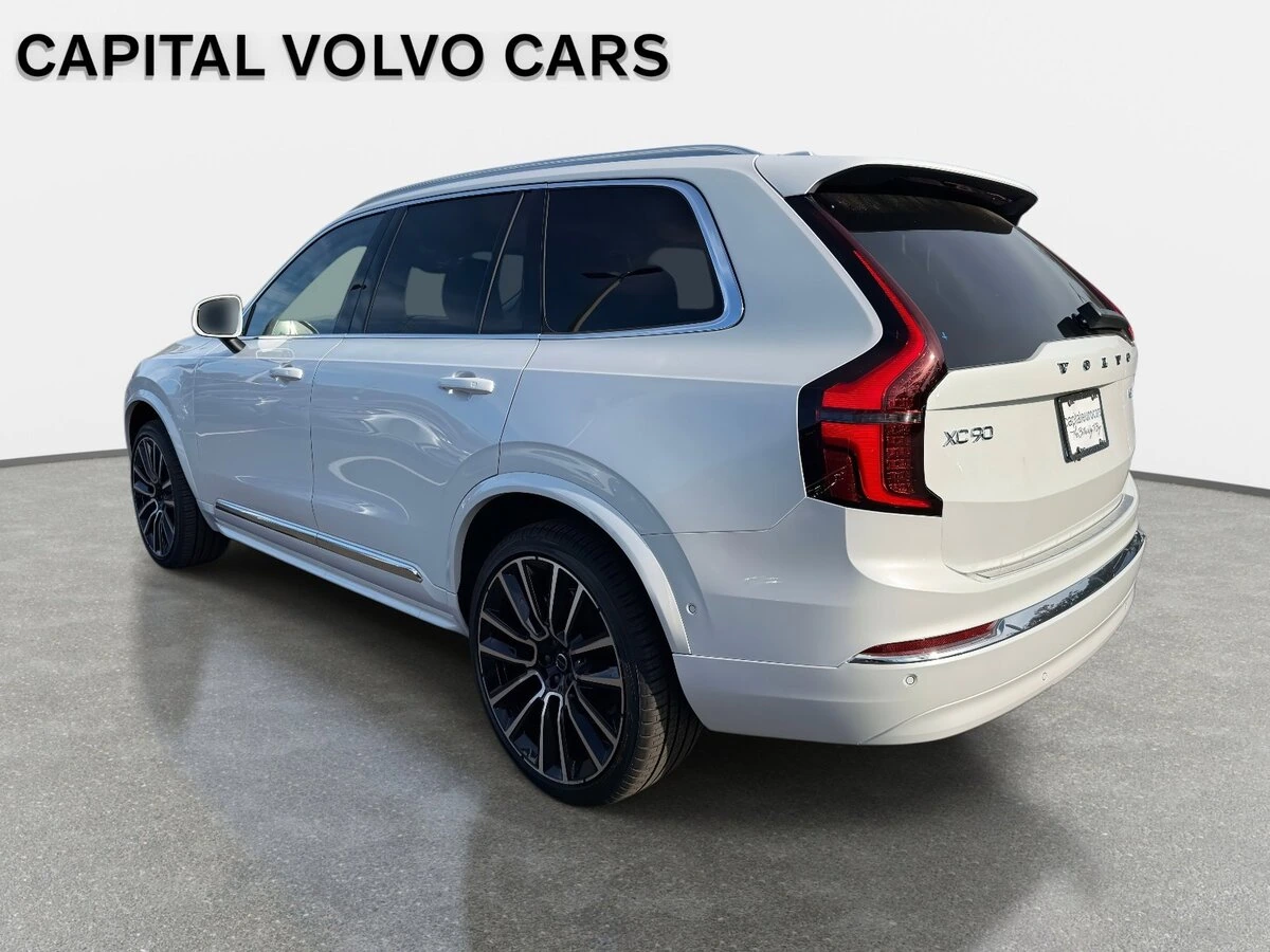 2026 Volvo - image 3