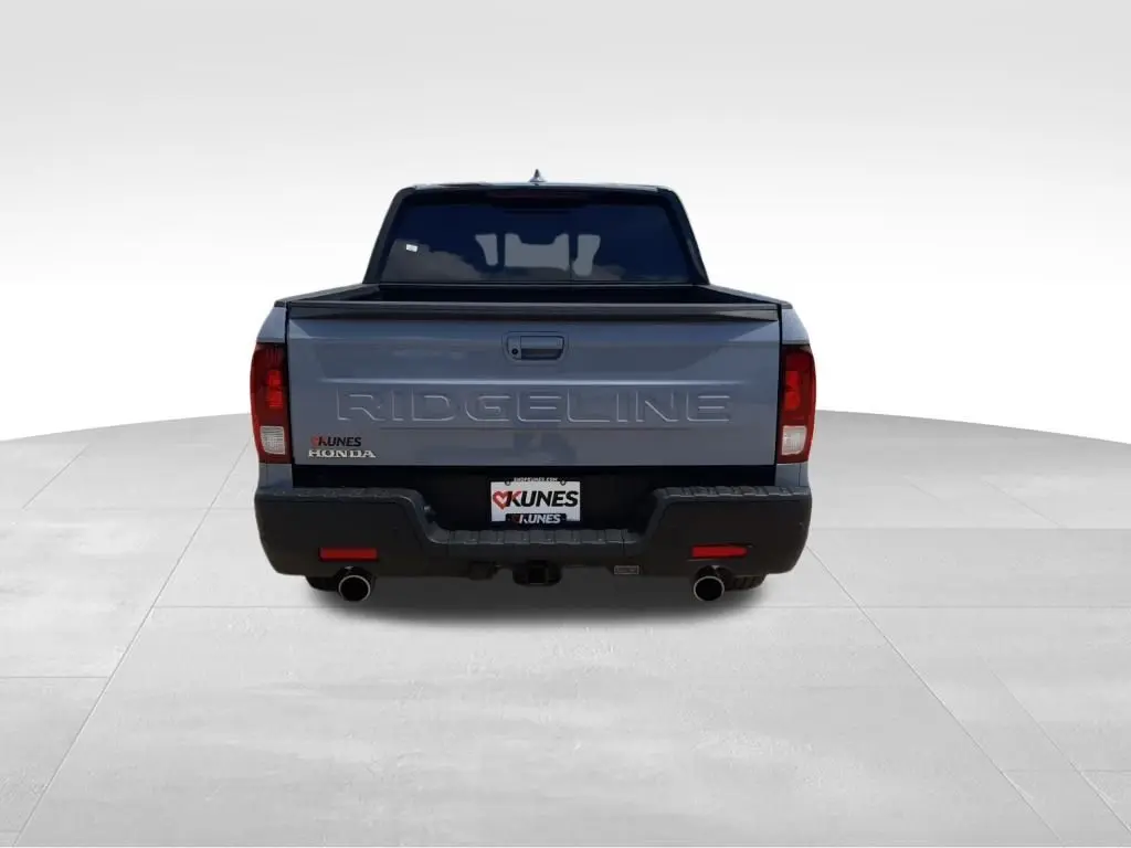 2024 Honda Ridgeline Black Edition photo 2