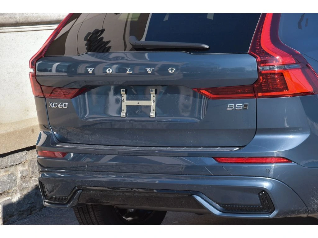 2026 Volvo - image 29