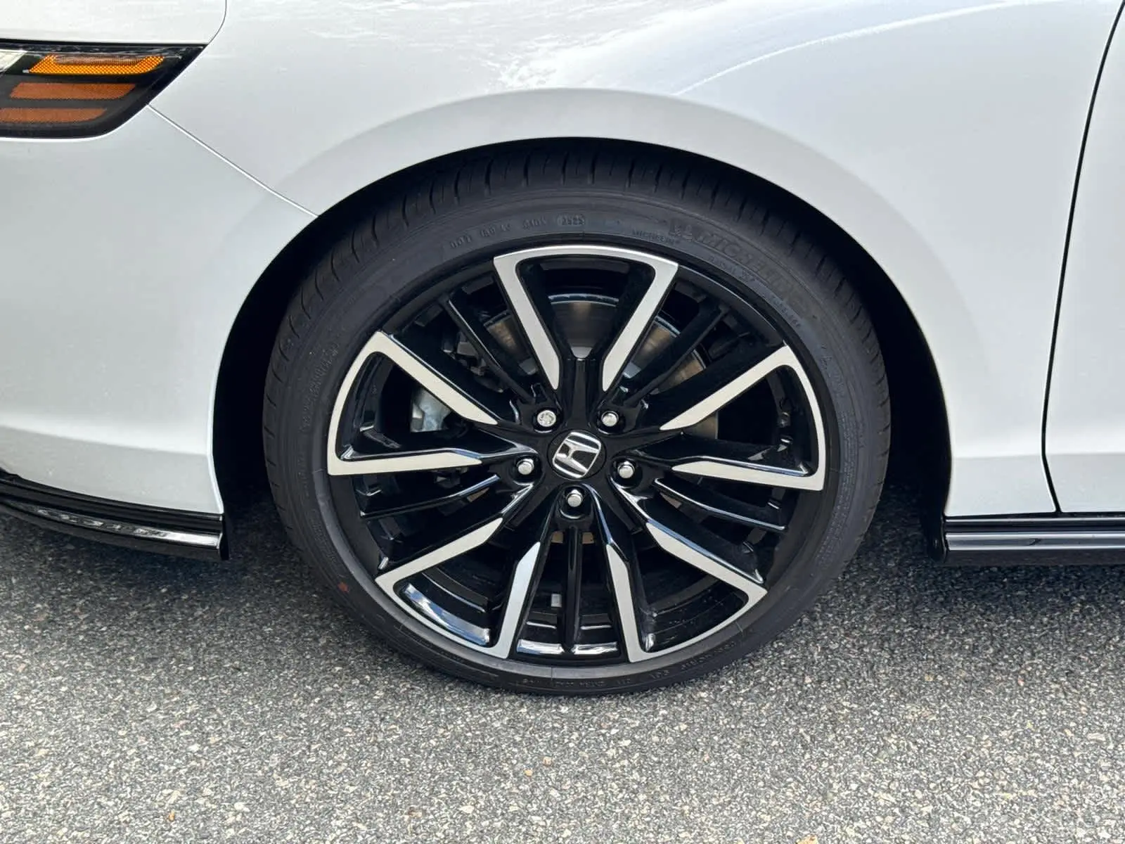 2025 Honda Accord Hybrid Touring photo 10