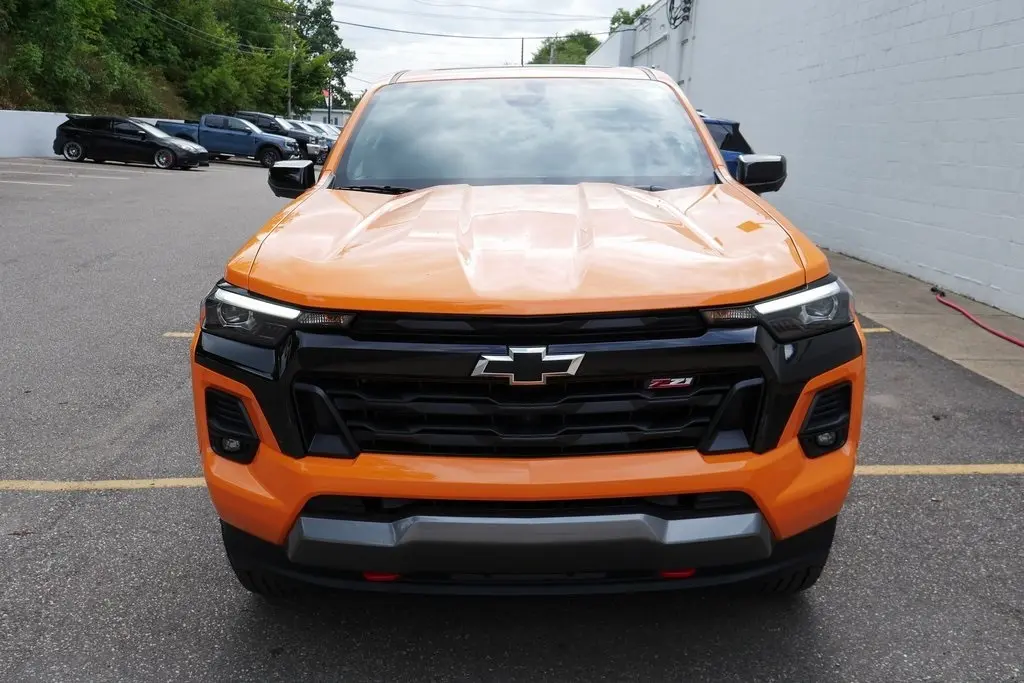 2026 Chevrolet Colorado Z71 photo 3