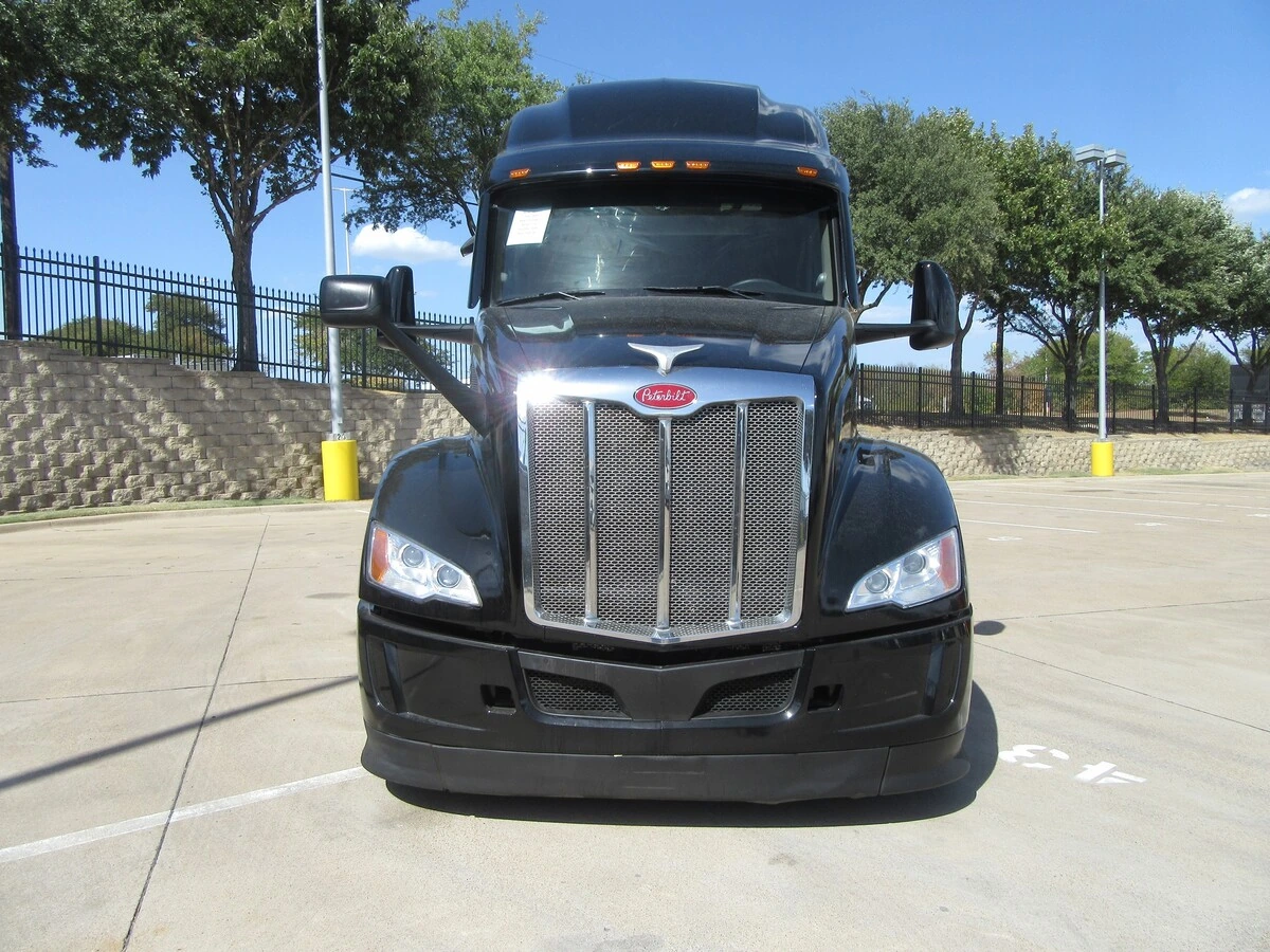 2023 Peterbilt 579 — photo 7