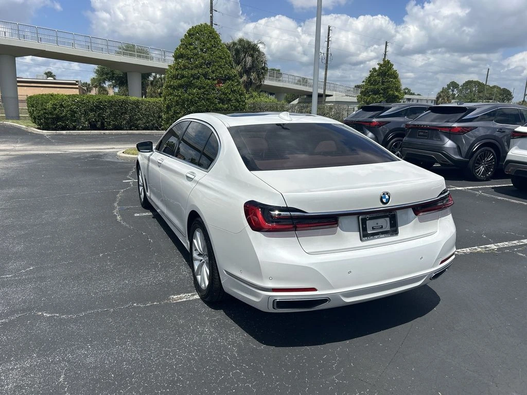 2022 BMW 7 Series 740i - Photo 11
