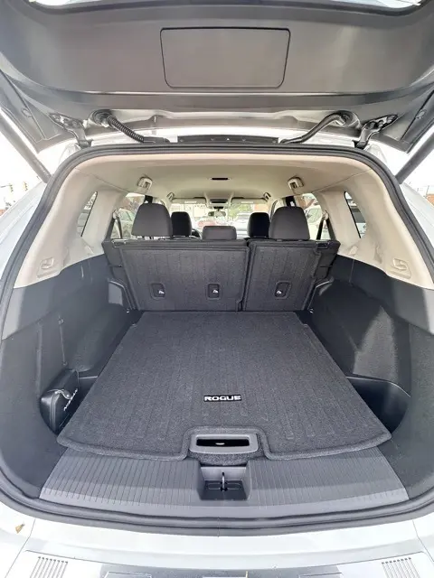 2026 Nissan Rogue SV photo 8