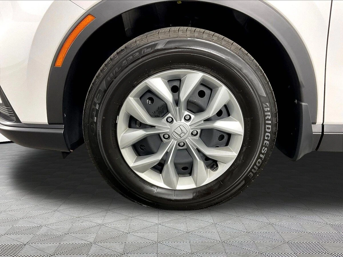 2025 Honda CR-V LX - Photo 32