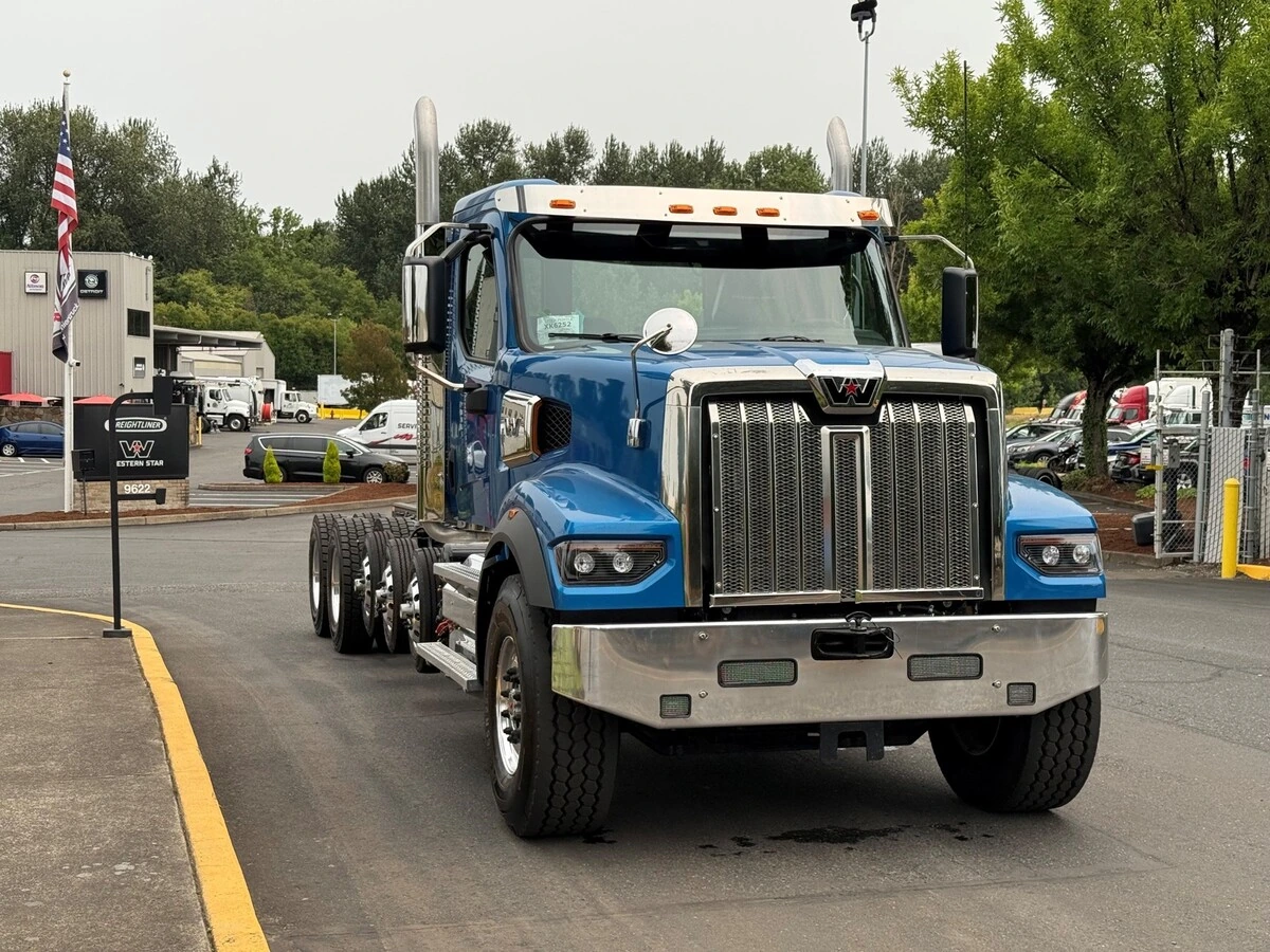 2027 Western Star 49X — photo 3