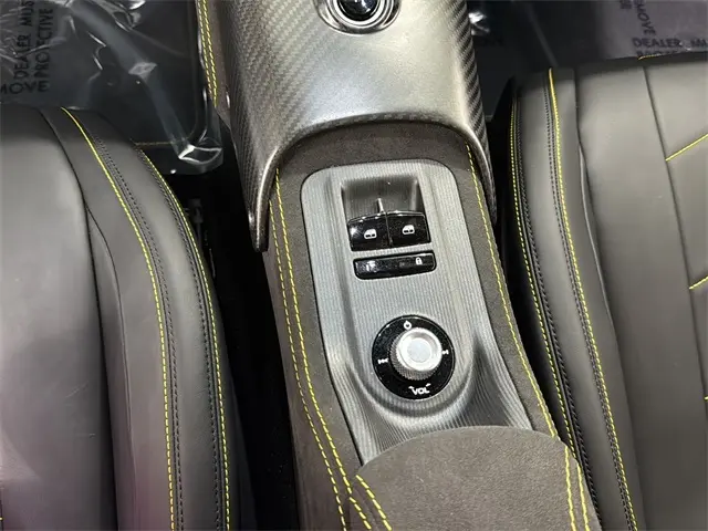 2022 Maserati MC20 Base photo 15